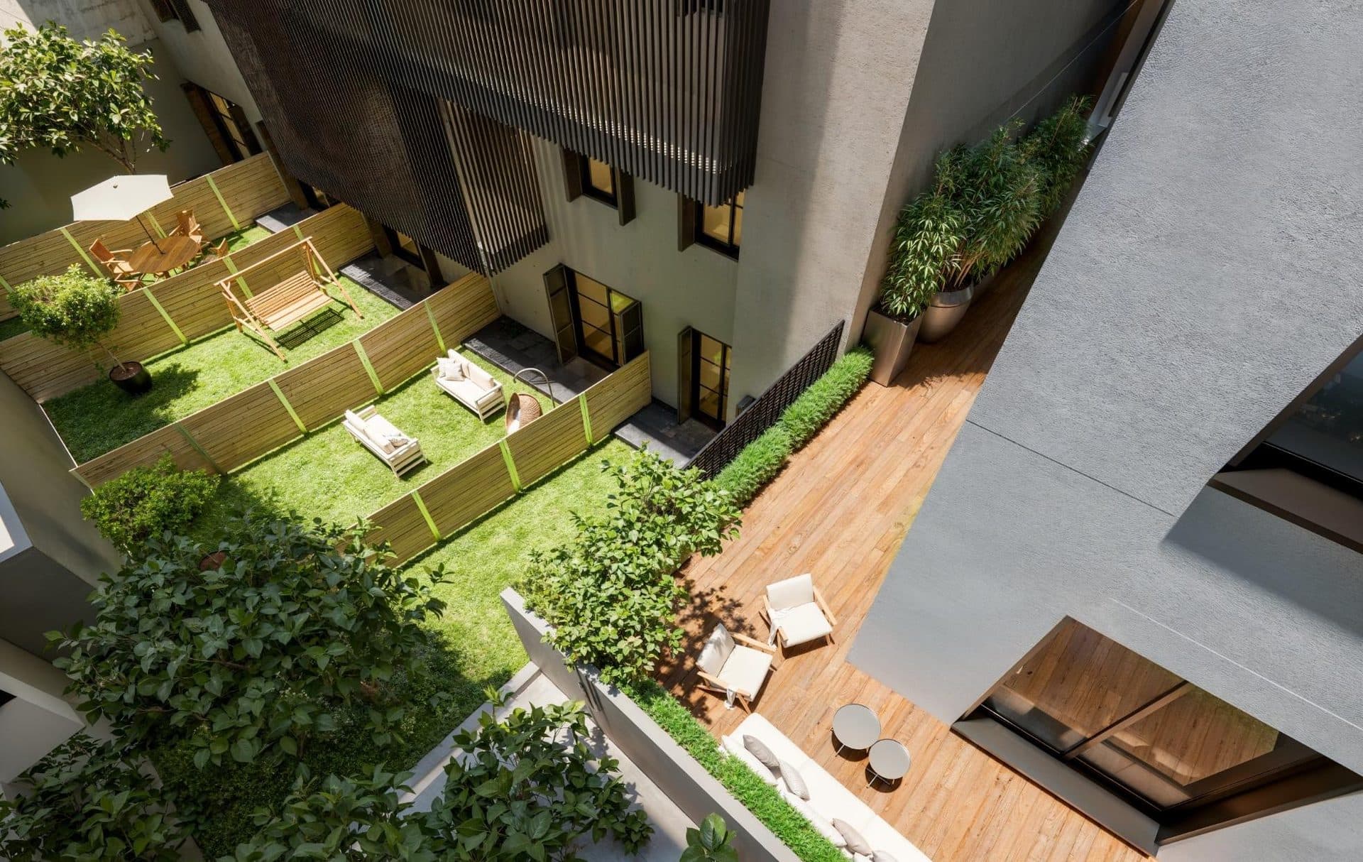 ATHINUM 10 — Garden terrace