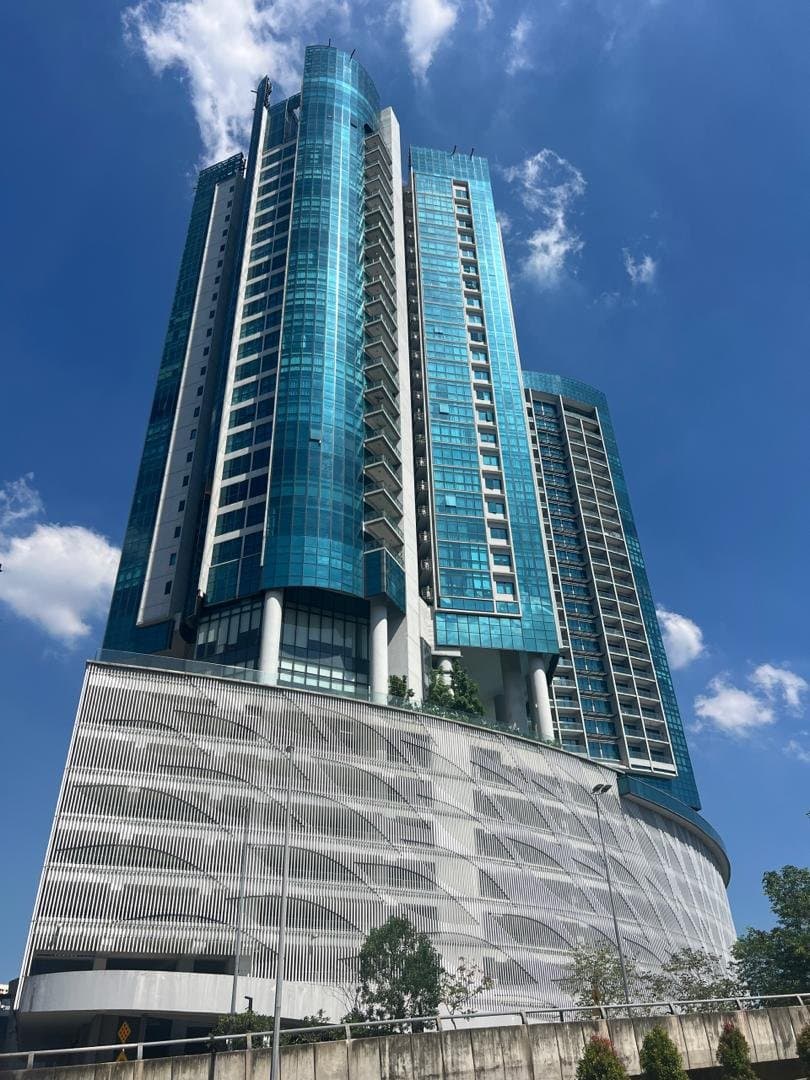 DC Residensi — Hero