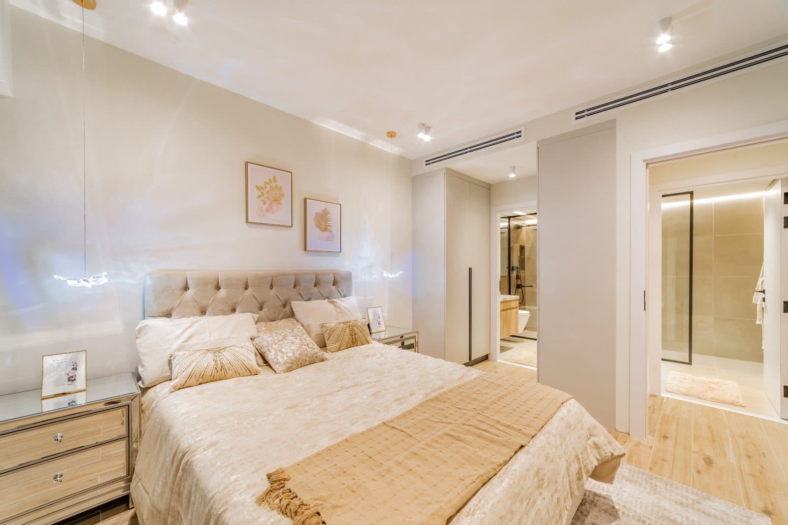 Lucky Royale Residence — Interior 2
