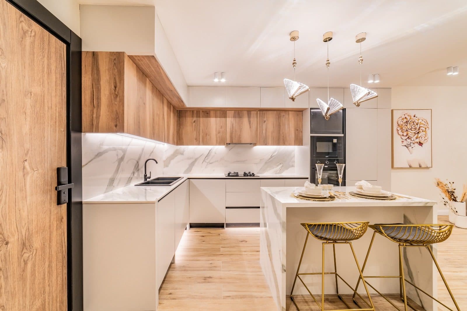 Lucky Royale Residence — Kitchen