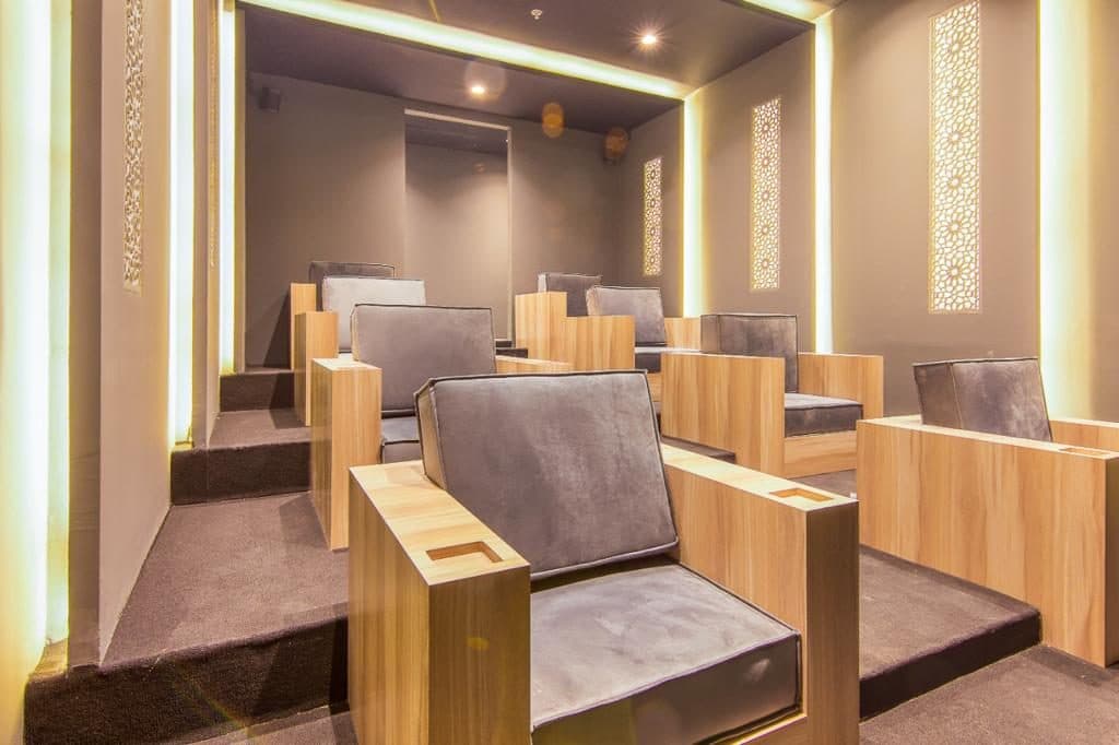 Q Gardens Boutique Residence — Cinema real