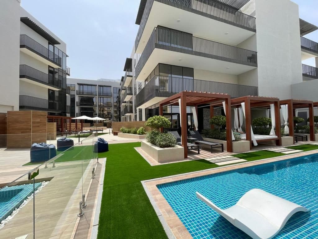 Q Gardens Boutique Residence — Pool deck real